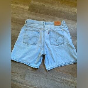 VTG Levi’s Mom Shorts Classic Denim Shorts Light Wash Blue Size 14 Size 32 Boho